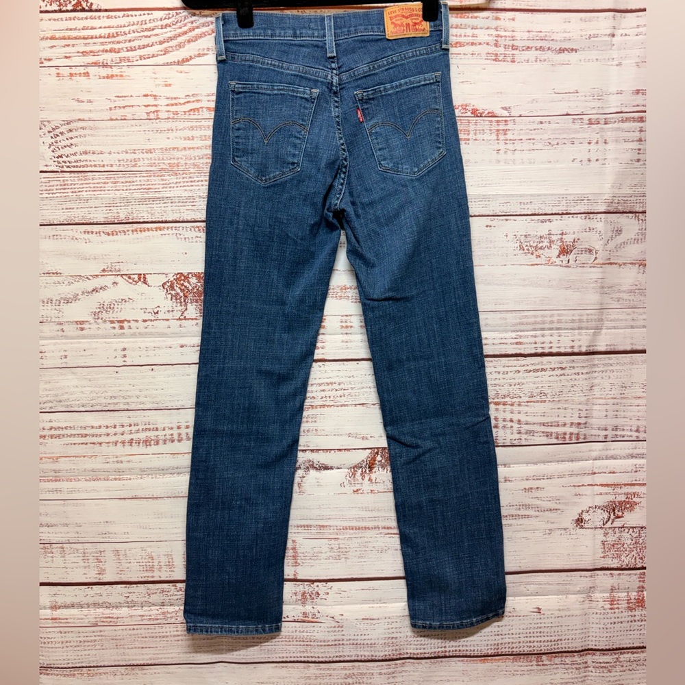 Levi’s 314 Shaping Straight Jeans